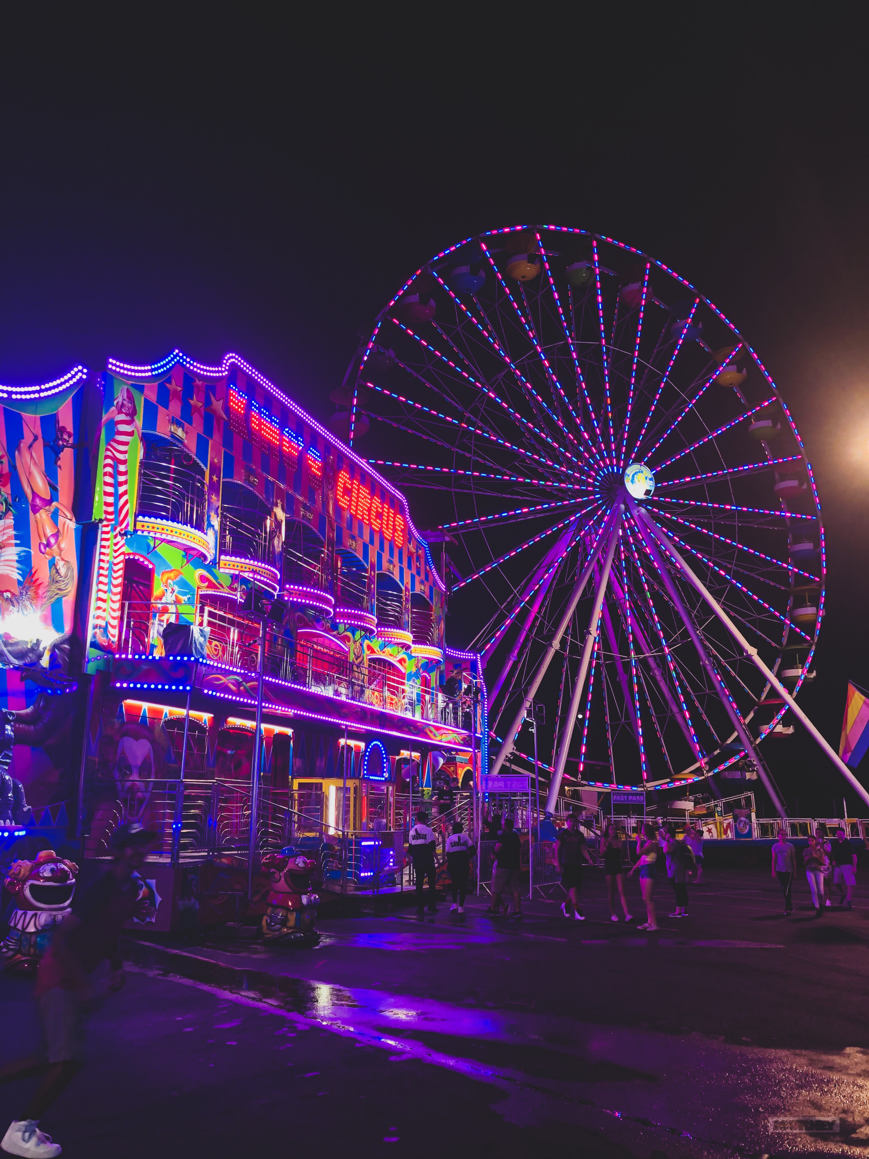 Ferris Wheel Ride 